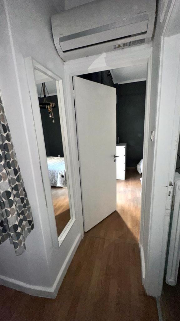 Minimal Apartment Next To The Center Athen Eksteriør bilde